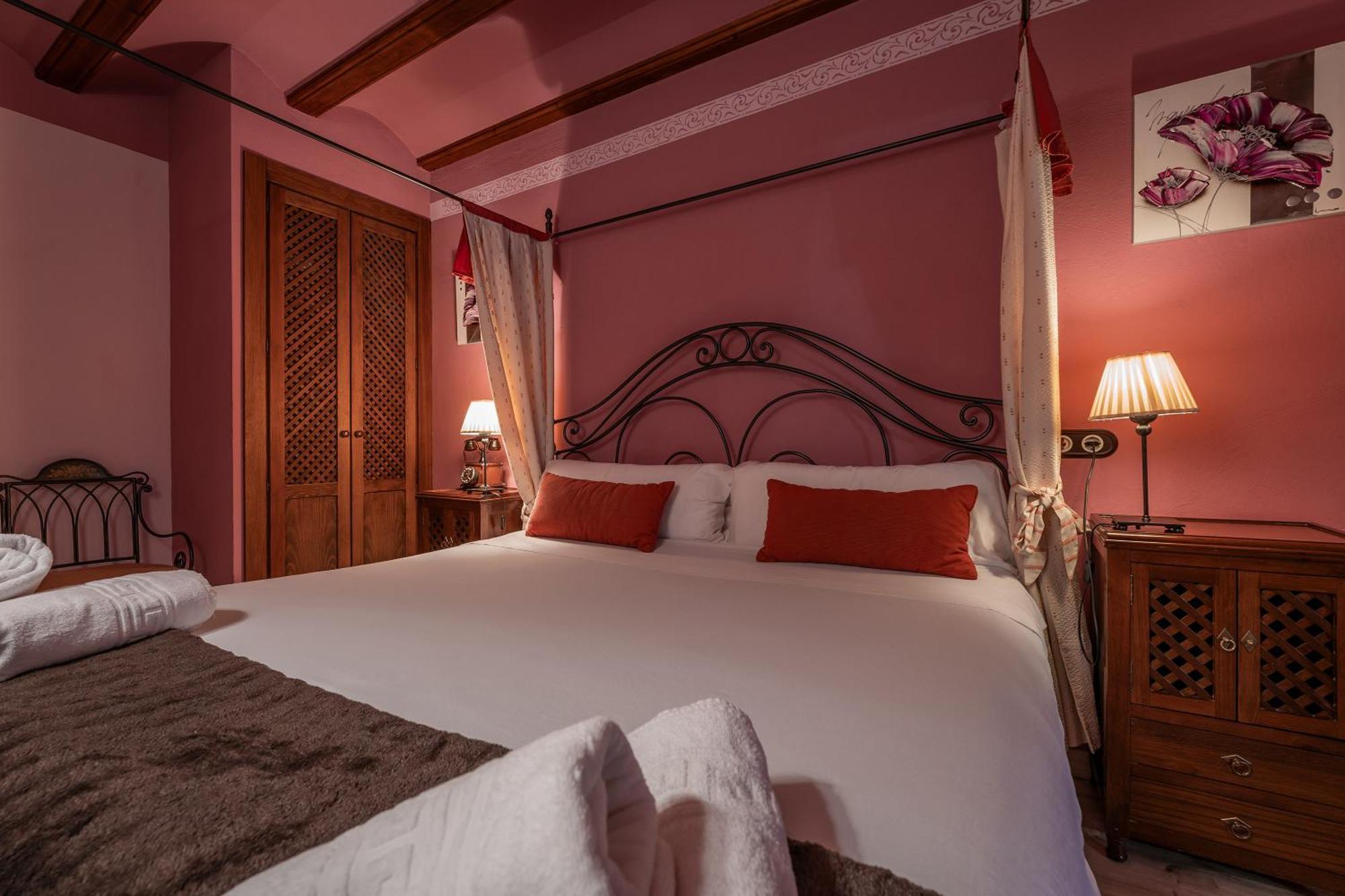 Hotel - Restaurante Prado Del Navazo Альбаррасин Экстерьер фото